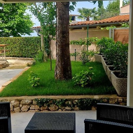 Studio Malinska, 30M From The Beach エクステリア 写真